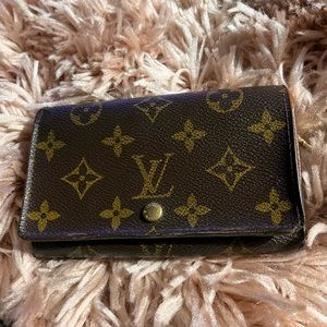 Sold! Louis Vuitton Monogram Wallet